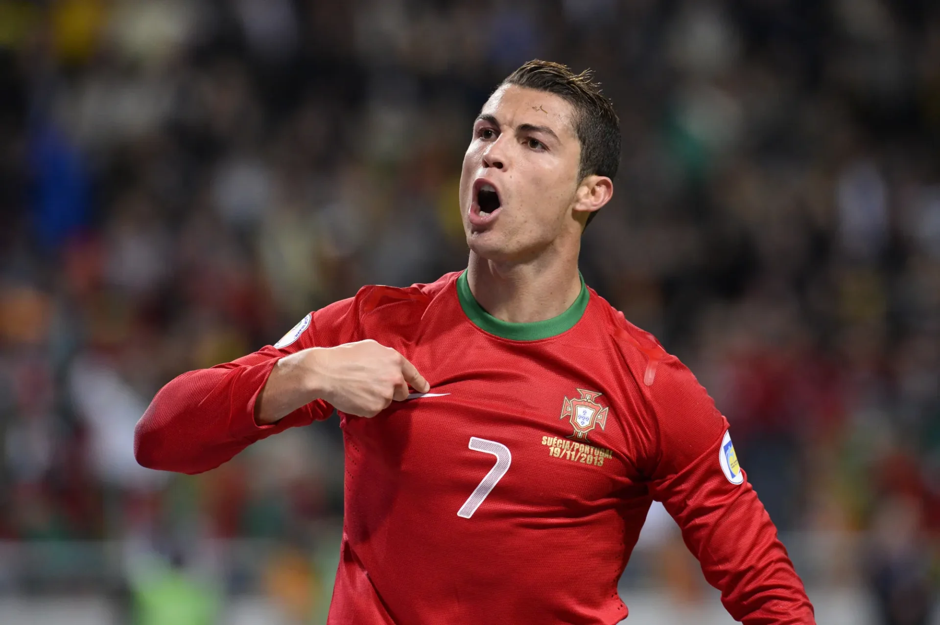 Cristiano Ronaldo saying something during match